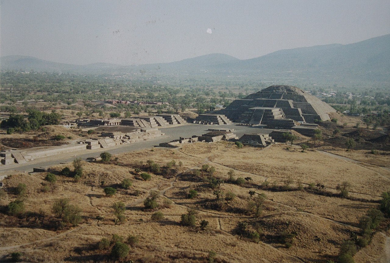 Wikimedia: Mondpyramide in Teotihuacán