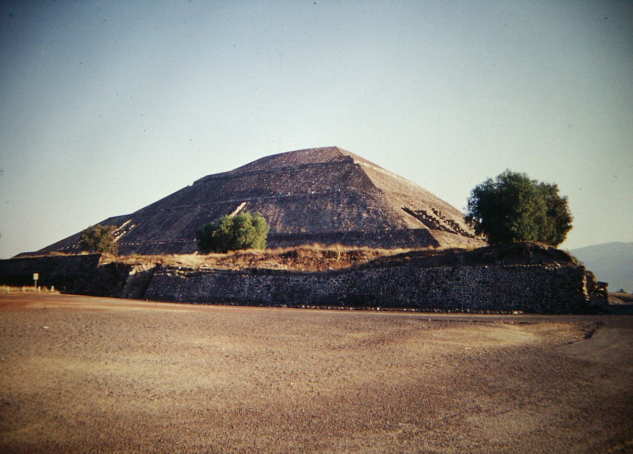 Wikimedia: Sonnenpyramide in Teotihuacán